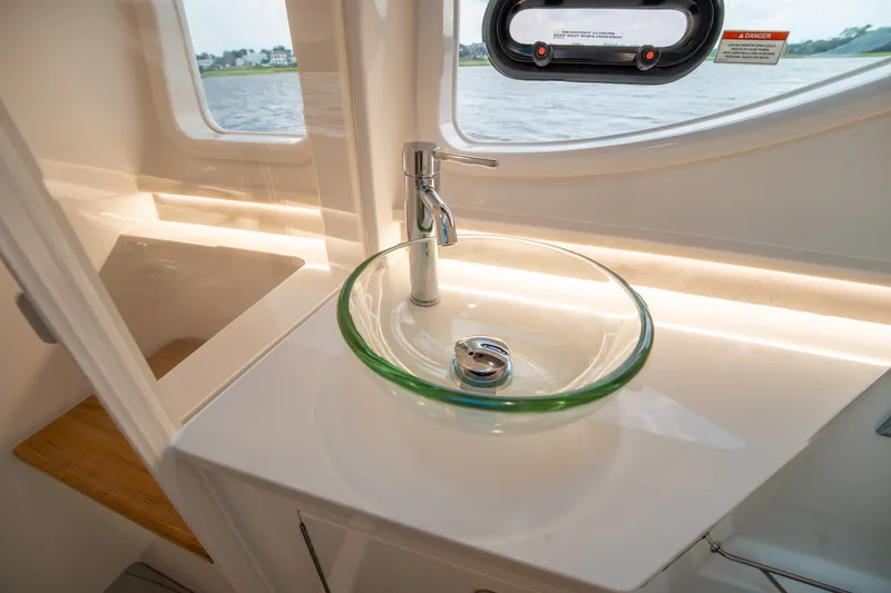 Slide: The Image of Sea Ray Sundancer 370 Outboard 2026 - 37