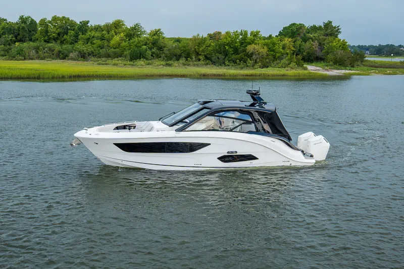 Slide: The Image of Sea Ray Sundancer 370 Outboard 2026 - 3