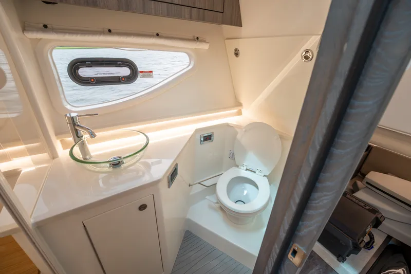Slide: The Image of Sea Ray Sundancer 370 Outboard 2026 - 35