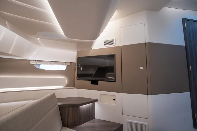 Slide: The Image of Sea Ray Sundancer 370 Outboard 2026 - 43