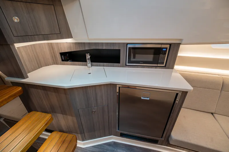 Slide: The Image of Sea Ray Sundancer 370 Outboard 2026 - 38