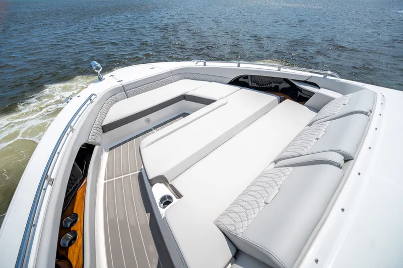 Slide: The Image of Sea Ray Sundancer 370 Outboard 2026 - 50
