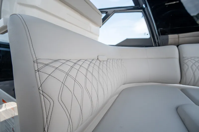 Slide: The Image of Sea Ray Sundancer 370 Outboard 2026 - 11