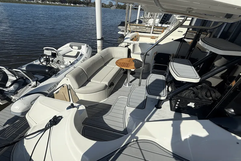 Slide: The Image of Sea Ray 510 FLY 2017 - 3