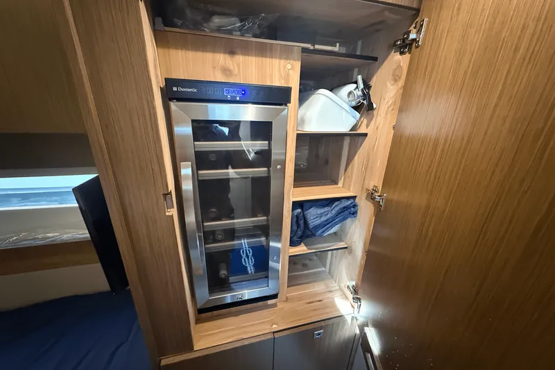 Slide: The Image of Sea Ray 510 FLY 2017 - 35