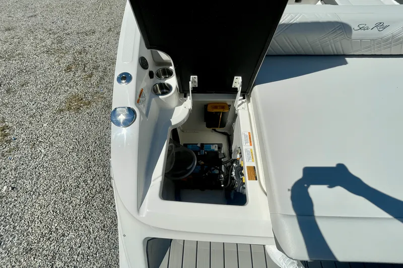 Slide: The Image of Sea Ray SDX 250 Outboard 2026 - 4