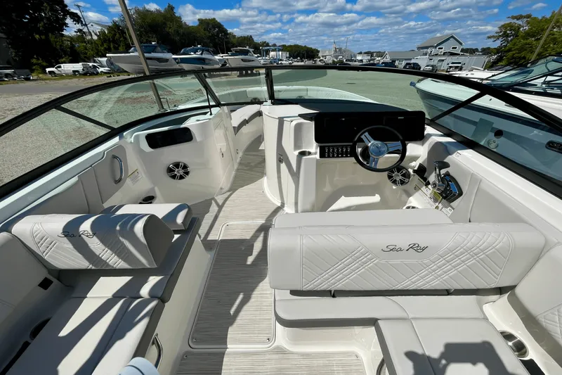 Slide: The Image of Sea Ray SDX 250 Outboard 2026 - 8