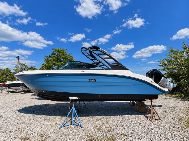 Slide: The Image of Sea Ray SDX 250 Outboard 2026 - 1