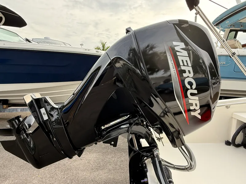 Slide: The Image of Boston Whaler 130 Super Sport 2026 - 21