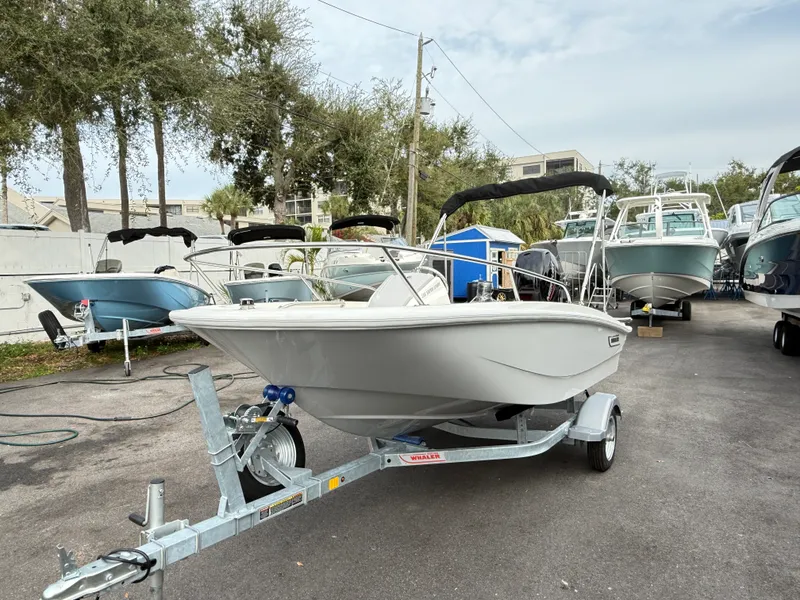 Slide: The Image of Boston Whaler 130 Super Sport 2026 - 4