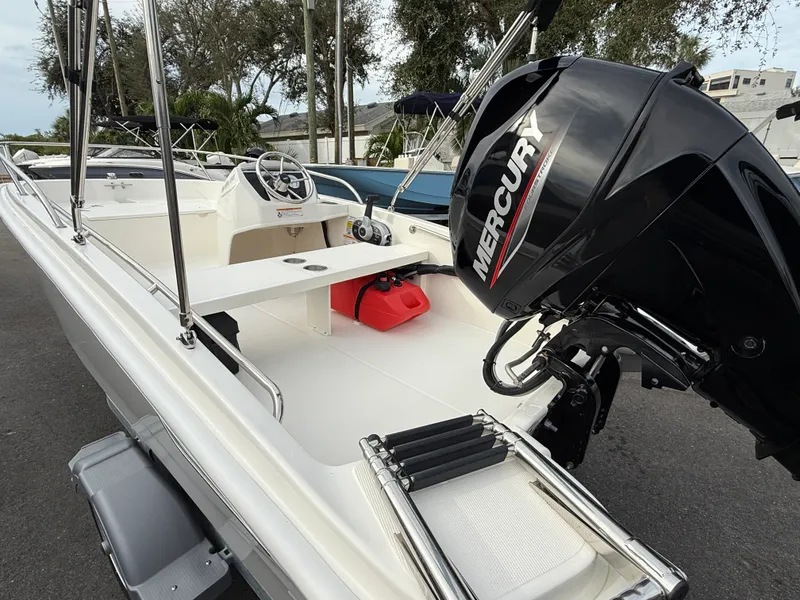 Slide: The Image of Boston Whaler 130 Super Sport 2026 - 8