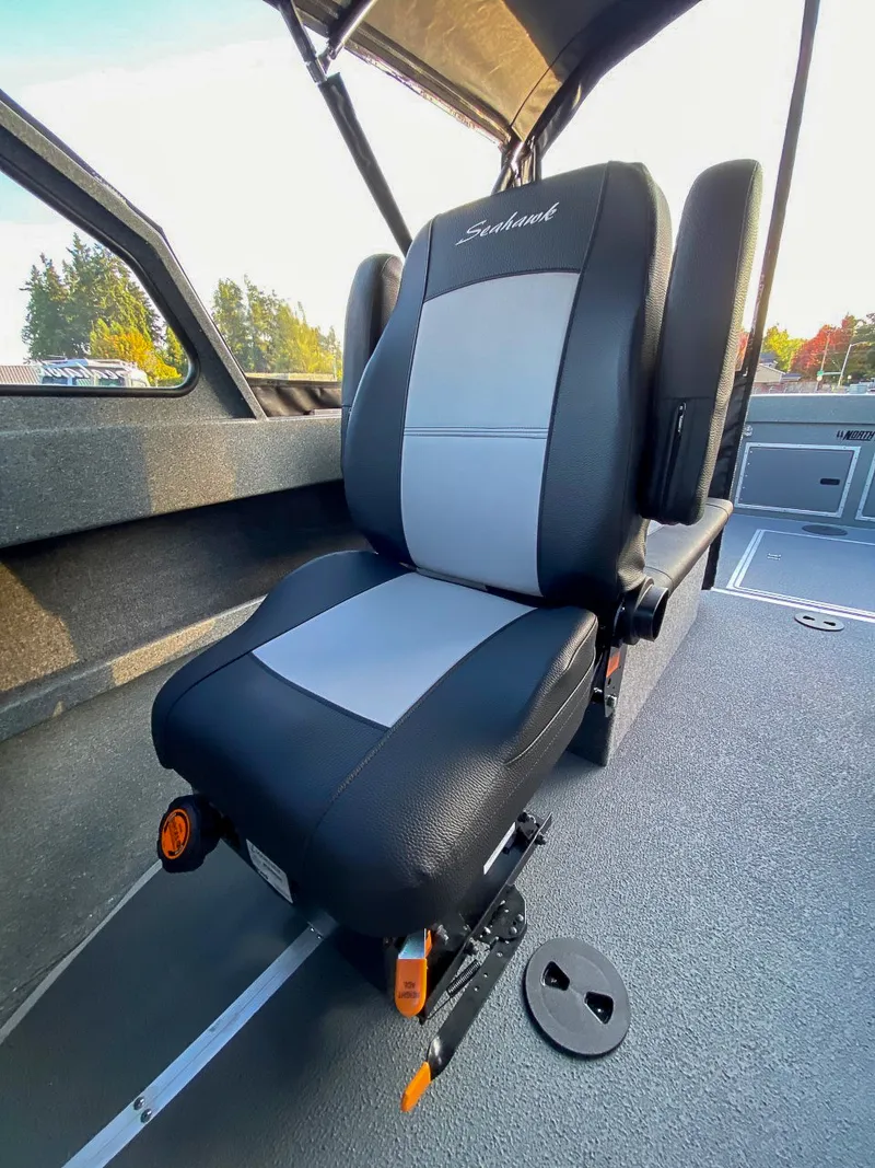 Slide: The Image of North River 22 Seahawk 2026 - 15