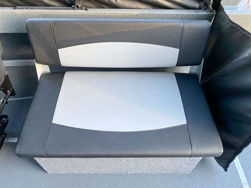 Slide: The Image of North River 22 Seahawk 2026 - 18