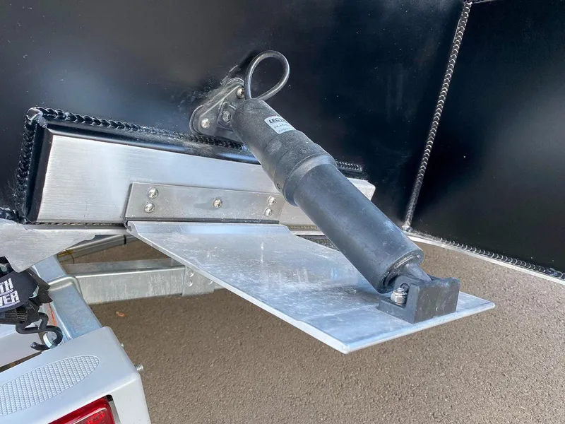 Slide: The Image of North River 22 Seahawk 2026 - 27