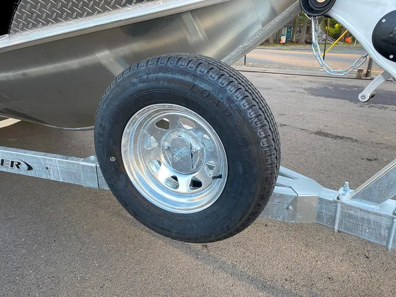 Slide: The Image of North River 22 Seahawk 2026 - 28