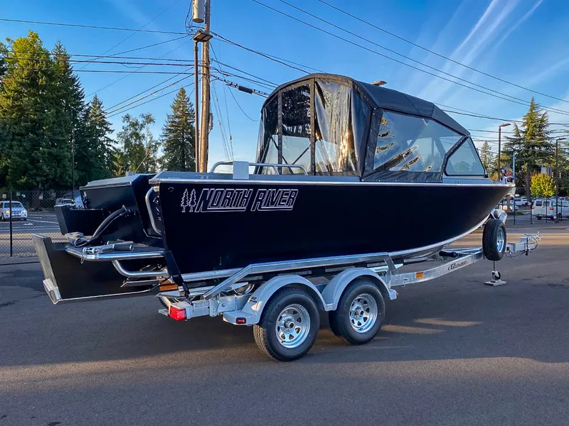 Slide: The Image of North River 22 Seahawk 2026 - 3