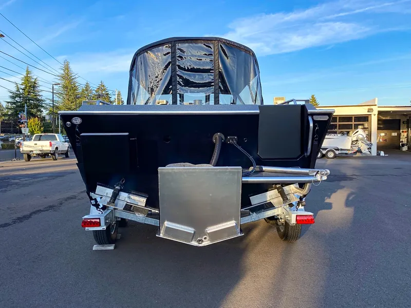 Slide: The Image of North River 22 Seahawk 2026 - 4