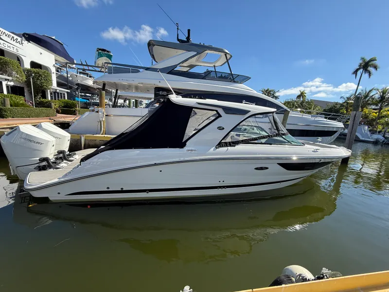 Slide: The Image of Sea Ray SLX 350 Outboard 2026 - 1