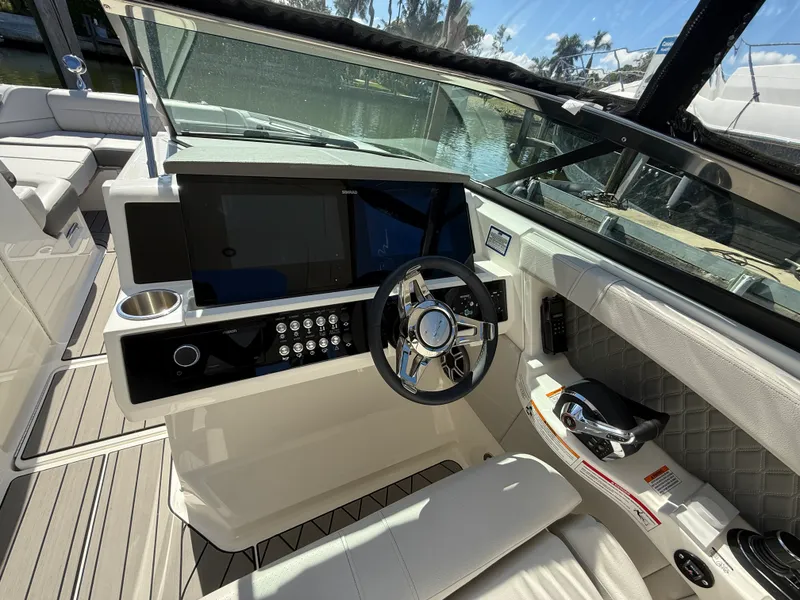 Slide: The Image of Sea Ray SLX 350 Outboard 2026 - 12