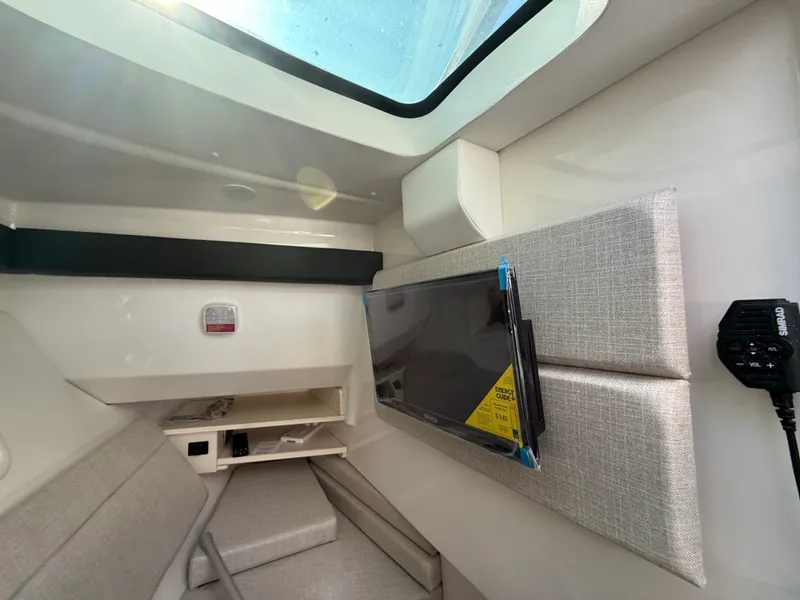 Slide: The Image of Sea Ray SLX 350 Outboard 2026 - 14