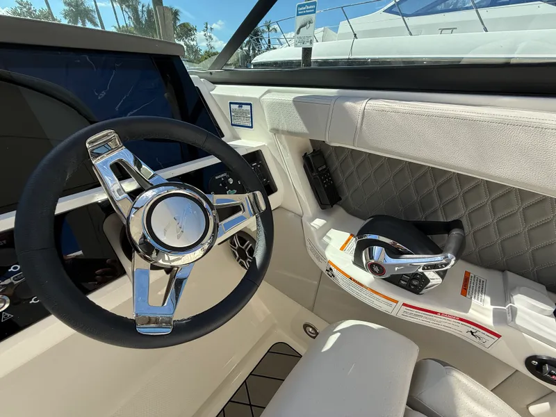 Slide: The Image of Sea Ray SLX 350 Outboard 2026 - 17