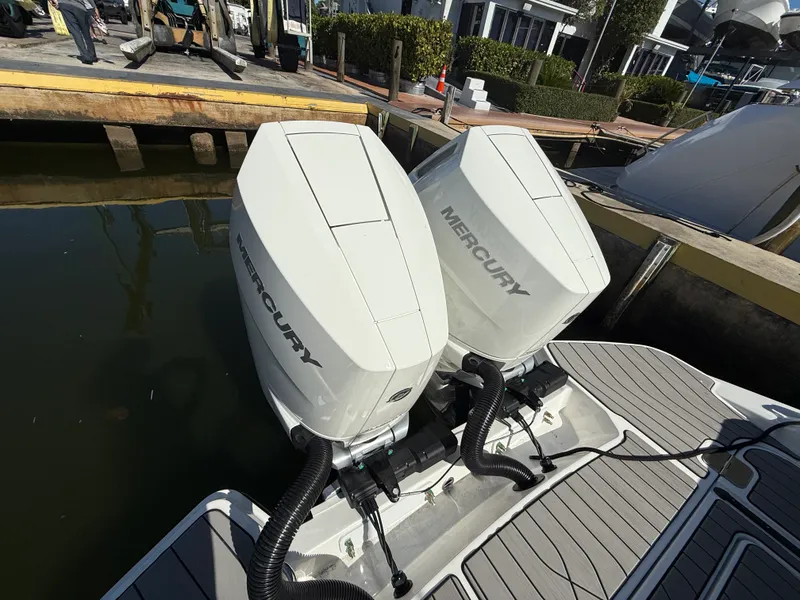 Slide: The Image of Sea Ray SLX 350 Outboard 2026 - 2