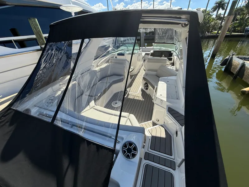 Slide: The Image of Sea Ray SLX 350 Outboard 2026 - 3