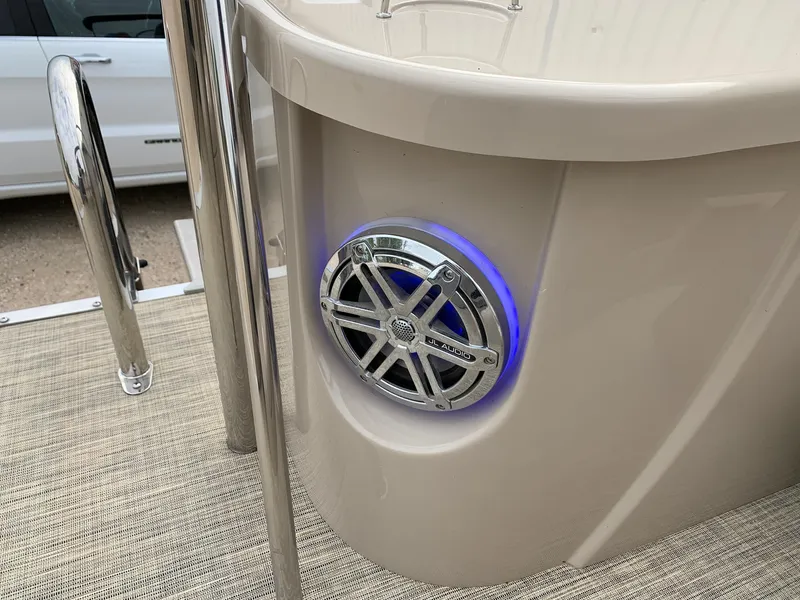 Slide: The Image of 2015 Avalon Ambassador boat with JL Audio speaker and blue LED light. - 22
