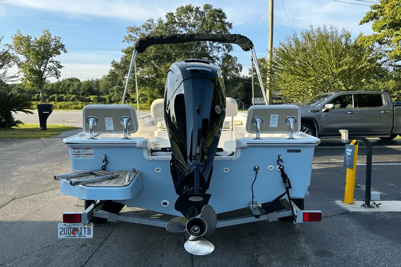 Slide: The Image of Boston Whaler 170 MONTAUK 2024 - 2