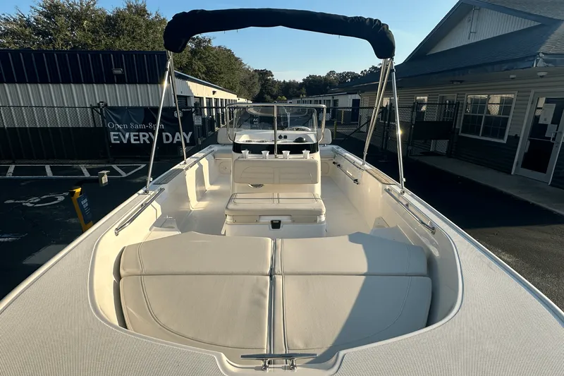 Slide: The Image of Boston Whaler 170 MONTAUK 2024 - 21