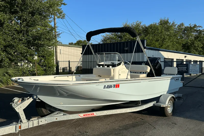 Slide: The Image of Boston Whaler 170 MONTAUK 2024 - 3