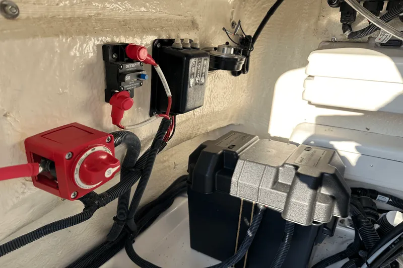 Slide: The Image of Boston Whaler 170 MONTAUK 2024 - 33