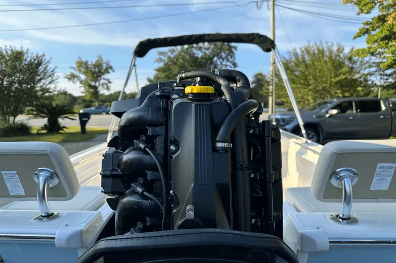 Slide: The Image of Boston Whaler 170 MONTAUK 2024 - 39