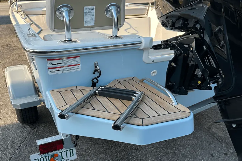 Slide: The Image of Boston Whaler 170 MONTAUK 2024 - 5