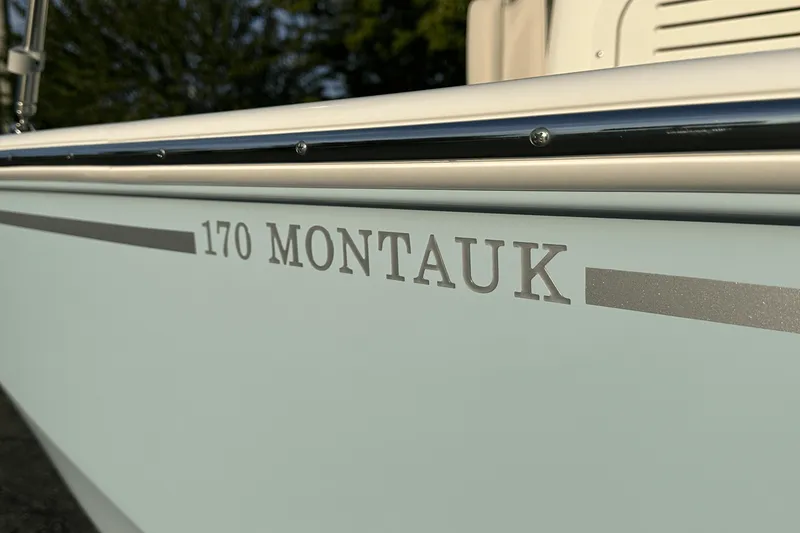 Slide: The Image of Boston Whaler 170 MONTAUK 2024 - 7