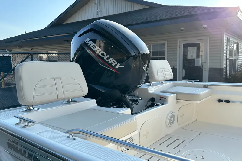Slide: The Image of Boston Whaler 170 MONTAUK 2024 - 9