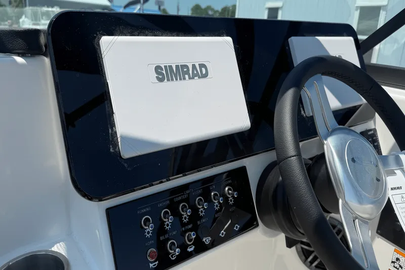 Slide: The Image of Sea Ray SDX 250 Outboard 2026 - 17