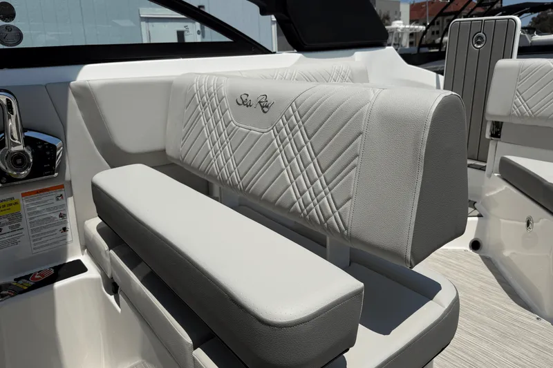 Slide: The Image of Sea Ray SDX 250 Outboard 2026 - 18