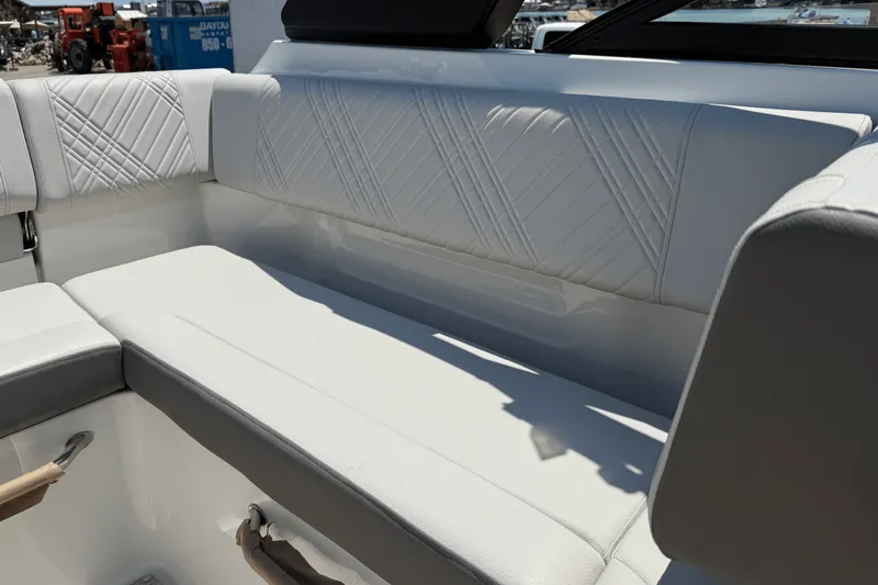 Slide: The Image of Sea Ray SDX 250 Outboard 2026 - 21