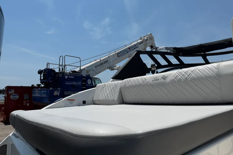 Slide: The Image of Sea Ray SDX 250 Outboard 2026 - 6