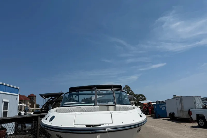 Slide: The Image of Sea Ray SDX 250 Outboard 2026 - 9