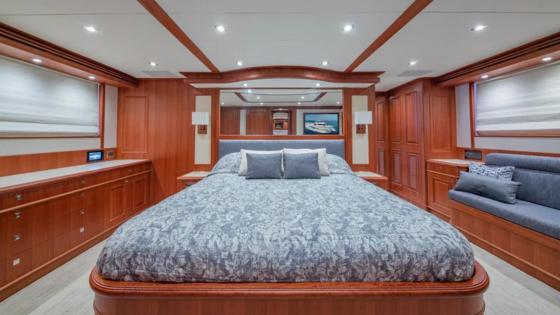 Slide: The Image of Hampton 680 ENDURANCE LRC 2027 - 52