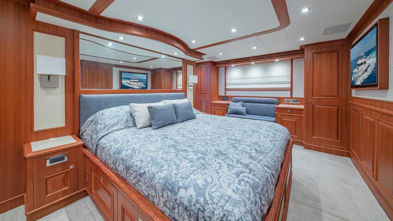 Slide: The Image of Hampton 680 ENDURANCE LRC 2027 - 54