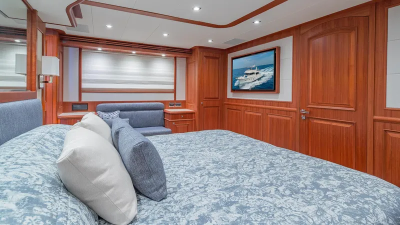 Slide: The Image of Hampton 680 ENDURANCE LRC 2027 - 55