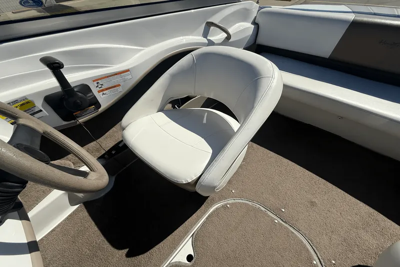 Slide: The Image of Four Winns 190 HORIZON 2008 - 9