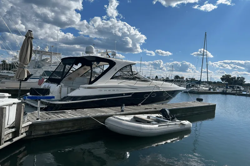 The Image of Regal COMMODORE 4260 2005 - 0