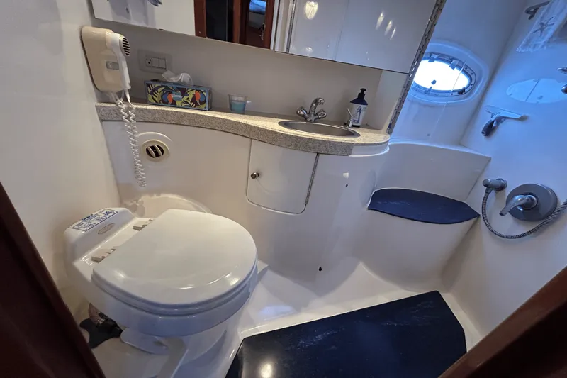 Slide: The Image of Regal COMMODORE 4260 2005 - 26