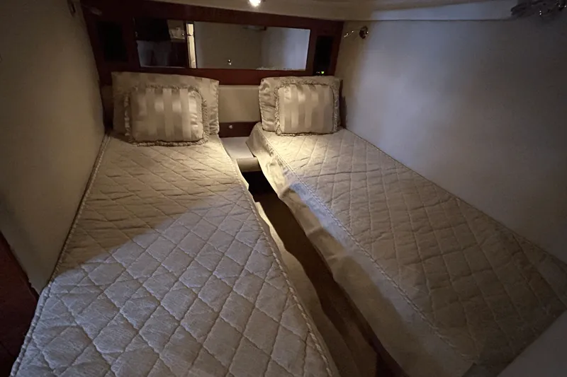 Slide: The Image of Regal COMMODORE 4260 2005 - 28