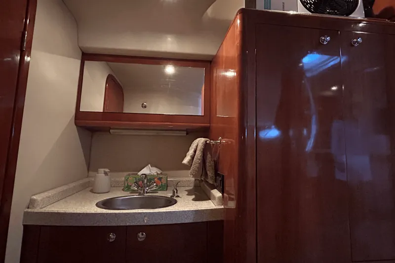 Slide: The Image of Regal COMMODORE 4260 2005 - 29