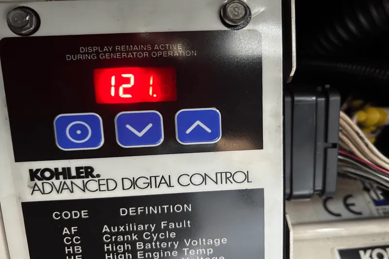 Slide: The Image of Regal COMMODORE 4260 2005 - 43